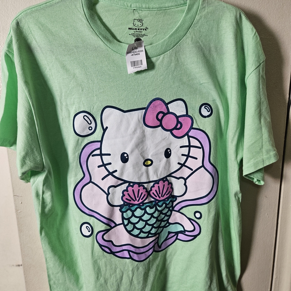 Hello Kitty Green  T-Shirt - Picture 10 of 15